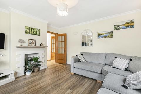 2 bedroom maisonette for sale, Booth Drive, Staines-upon-Thames, Surrey, TW18