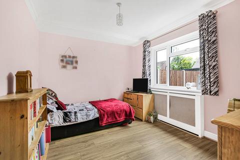 12 Booth Drive, Staines-upon-thames, TW18 1PR