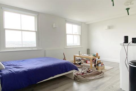 Studio to rent, Buckingham Place, Brighton BN1