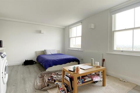 Studio to rent, Buckingham Place, Brighton BN1