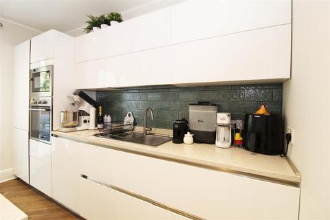 6 Pylbrook Road, Sutton, SM1 1QZ
