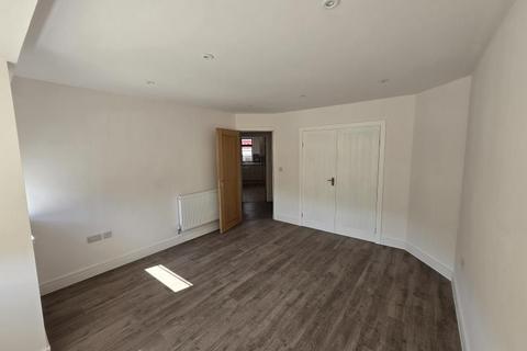 2 bedroom flat to rent, Gladstone Avenue, Wood Green, N22