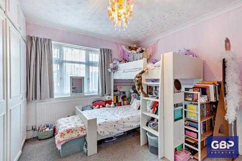 2 Cedar Road, Romford, RM7 7JR