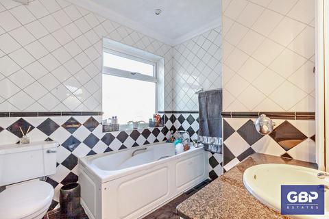 2 Cedar Road, Romford, RM7 7JR