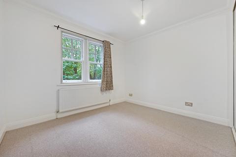 3 bedroom flat to rent, Exeter Road, London NW2