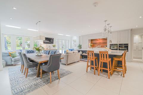 30 Blythe Way, Solihull, B91 3EY