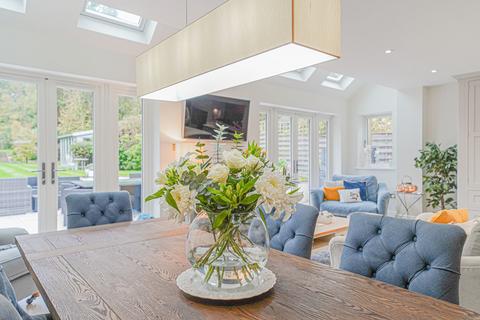 30 Blythe Way, Solihull, B91 3EY