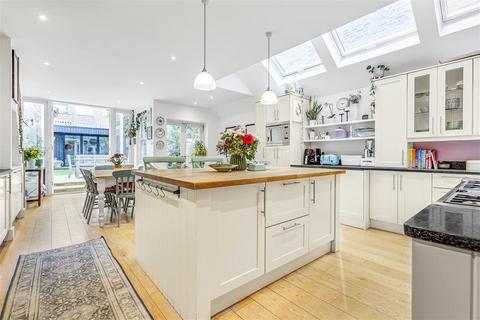 4 bedroom terraced house to rent, Abbeville Road, SW4