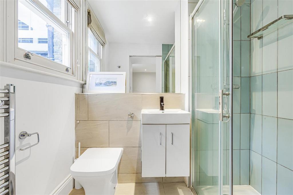 En Suite Bathroom