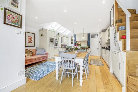 4 bedroom terraced house to rent, Abbeville Road, SW4