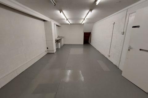 Industrial unit to rent, Plumtree Road, Doncaster DN11