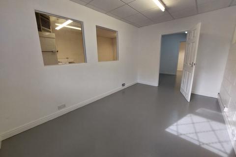 Industrial unit to rent, The Turnpike, Grantham NG31