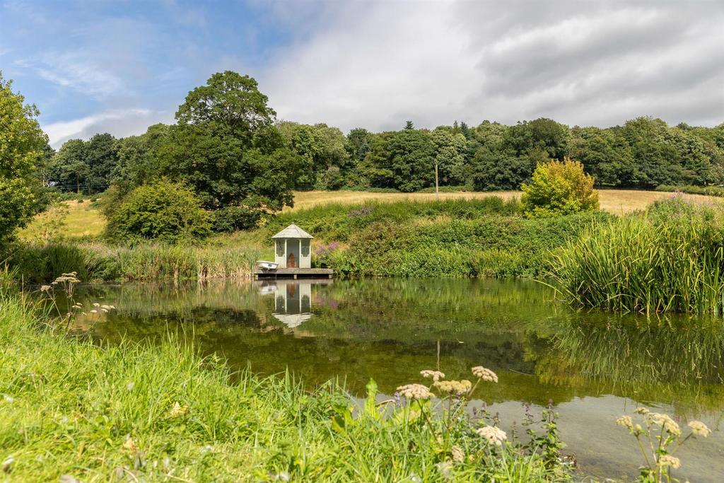 Grounds, Lake