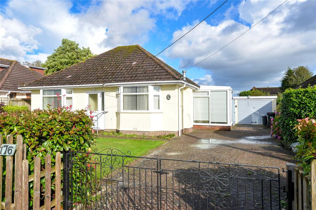 Stem Lane, New Milton, Hampshire, BH25 3 bed bungalow for sale £429,500