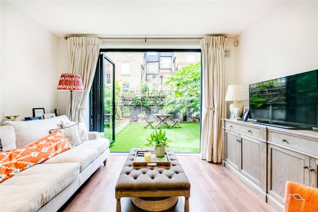 Barnard Road, SW11 2 bed apartment for sale £900,000