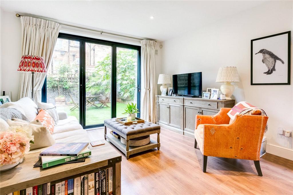 Barnard Road, SW11 2 bed apartment for sale £900,000