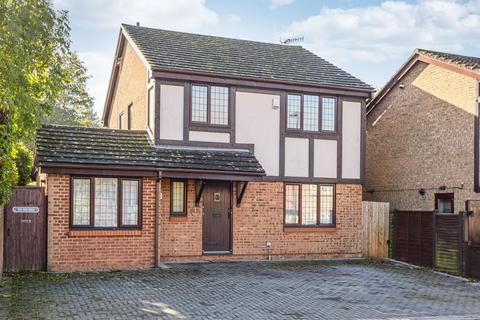 4 bedroom detached house for sale, Selbourne Close, Crawley RH10