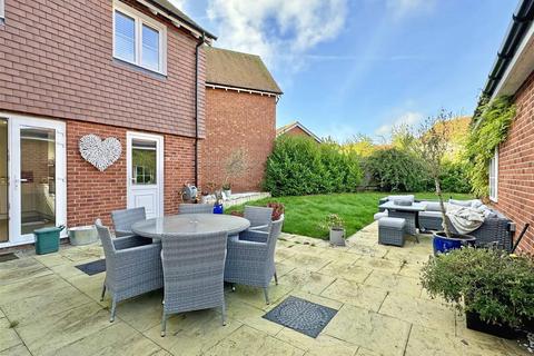 4 bedroom detached house for sale, Maple Close, Black Notley, Braintree