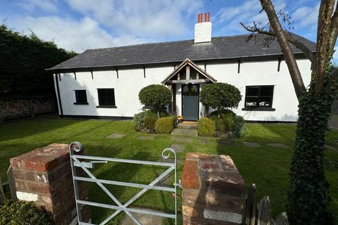 3 bedroom cottage for sale, Carr House Lane, Ince Blundell, Liverpool, L38