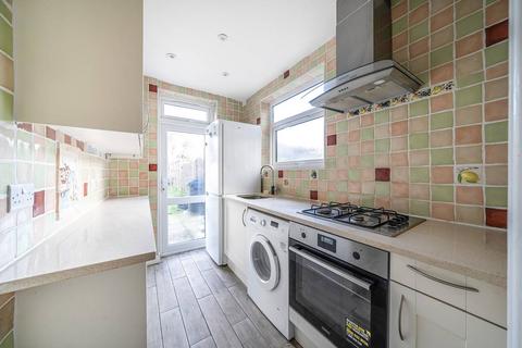 3 bedroom end of terrace house to rent, Gorringe Parke Avenue, Tooting, Mitcham, CR4