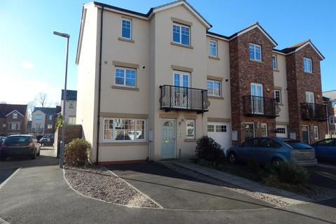 6 bedroom house to rent, 31 Faraday Court, Nevilles Cross