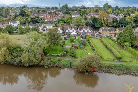 222 Hylton Road, Worcester, WR2 5LA