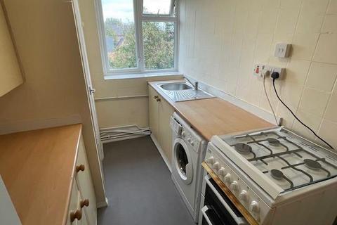 2 bedroom flat to rent, Scotland Green, Tottenham