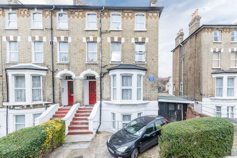 Studio to rent, Pendennis Road, Streatham Hill, SW16