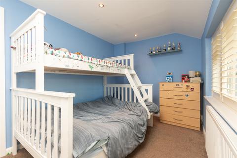 13 Saxon Close, Northfleet, Gravesend, DA11 8HA