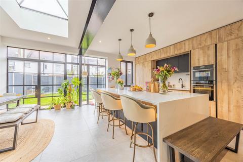 21 Elderton Road, Westcliff-on-sea, SS0 8AG