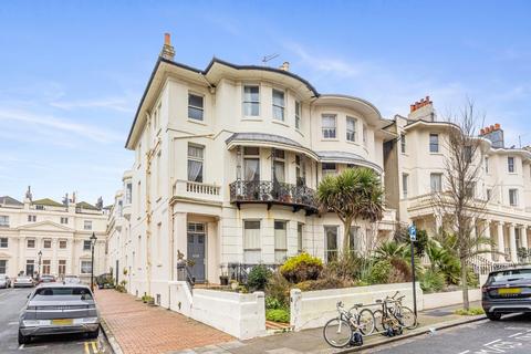 Studio to rent, Lansdowne Place, Hove, East Sussex, BN3