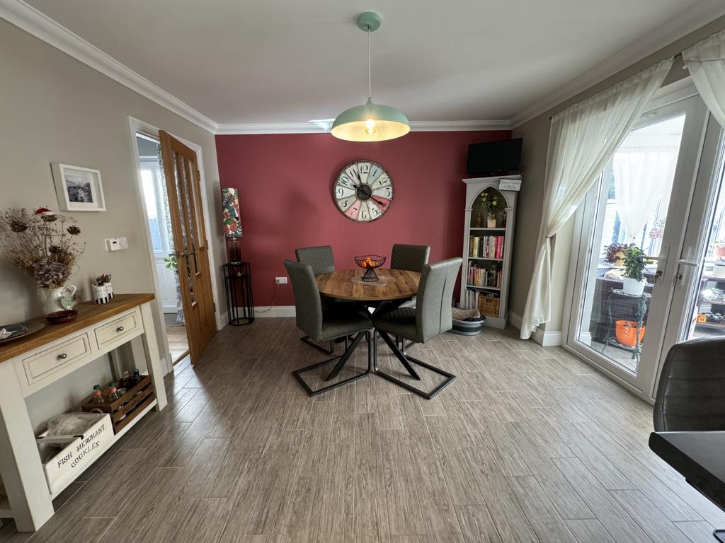 Open Plan Kitchen and Dining Room