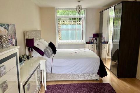 6 Ash Croft Court, New Ash Green, Longfield, DA3 8HJ