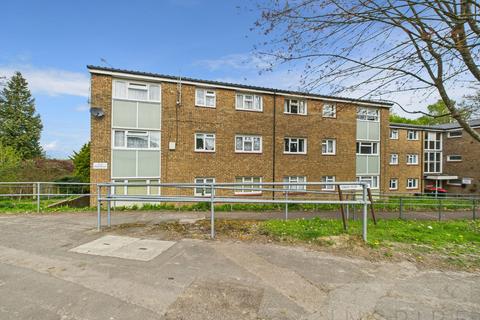 2 bedroom flat for sale, Lansbury Road, Crawley RH11