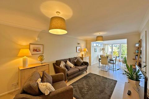 12 Bratch Park, Wombourne, Wolverhampton, WV5 8DF