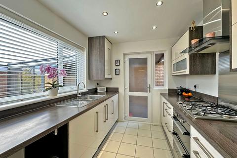 12 Bratch Park, Wombourne, Wolverhampton, WV5 8DF