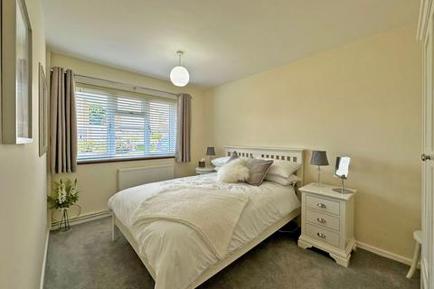 12 Bratch Park, Wombourne, Wolverhampton, WV5 8DF