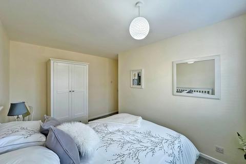 12 Bratch Park, Wombourne, Wolverhampton, WV5 8DF