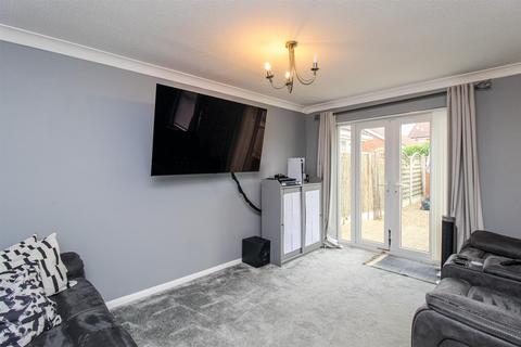 3 bedroom townhouse for sale, Holly Mede, Ossett WF5