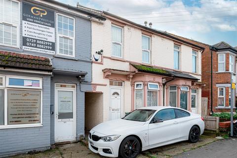 3 bedroom terraced house for sale, Desborough Avenue, High Wycombe HP11