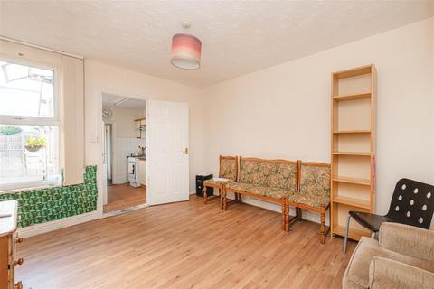 3 bedroom terraced house for sale, Desborough Avenue, High Wycombe HP11