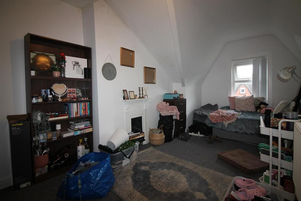 23 KR- Bedroom 3.JPG