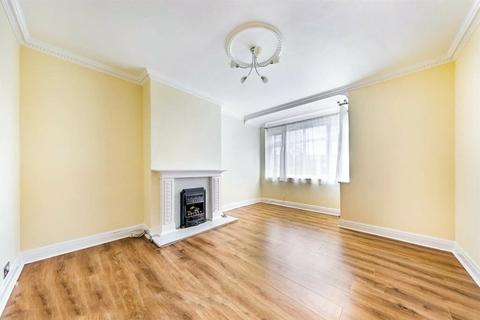 2 bedroom maisonette for sale, Tramway Path, Mitcham, CR4