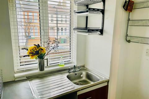 1 bedroom flat for sale, Colworth Road, London