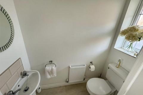 53 Yardley Close, Corby, NN17 2YE