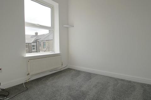 2 bedroom terraced house to rent, Curzon Street, Mossley OL5