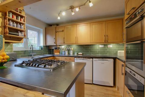 16 Ashdown Way, Romsey, SO51 5QR