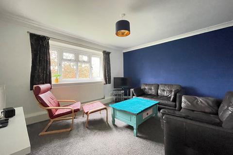 2 bedroom flat to rent, Kepstorn Close, West Park, Leeds, LS5