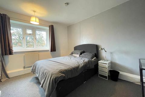 2 bedroom flat to rent, Kepstorn Close, West Park, Leeds, LS5