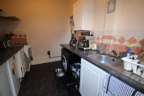 2 bedroom ground floor flat to rent, 253 Eastbourne Avenue, Gateshead NE8 4NN